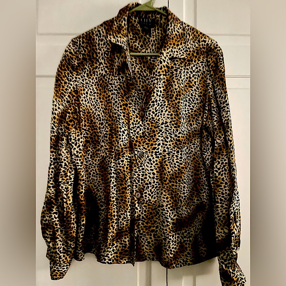 100% silk blouse Animal print large